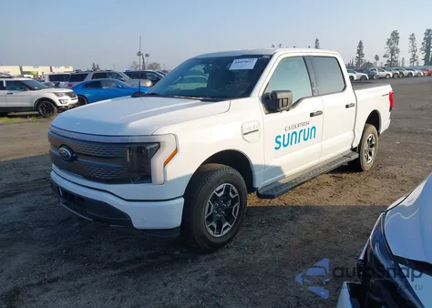 2022 Ford F-150 Lightning Xlt z USA, uszkodzony, nr VIN 1FTVW1EL2NWG07812